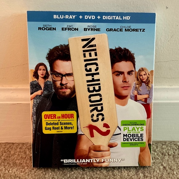 New condition, neighbors 2 dvd plus blu-ray plus digital HD - Picture 1 of 3